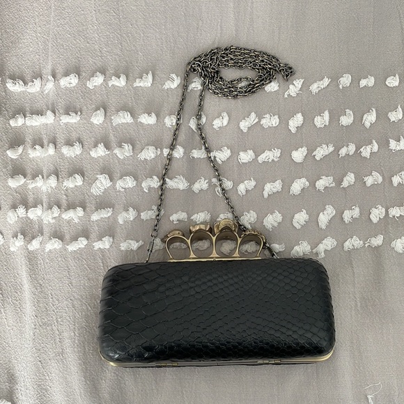 Black Clutch - Picture 3 of 5